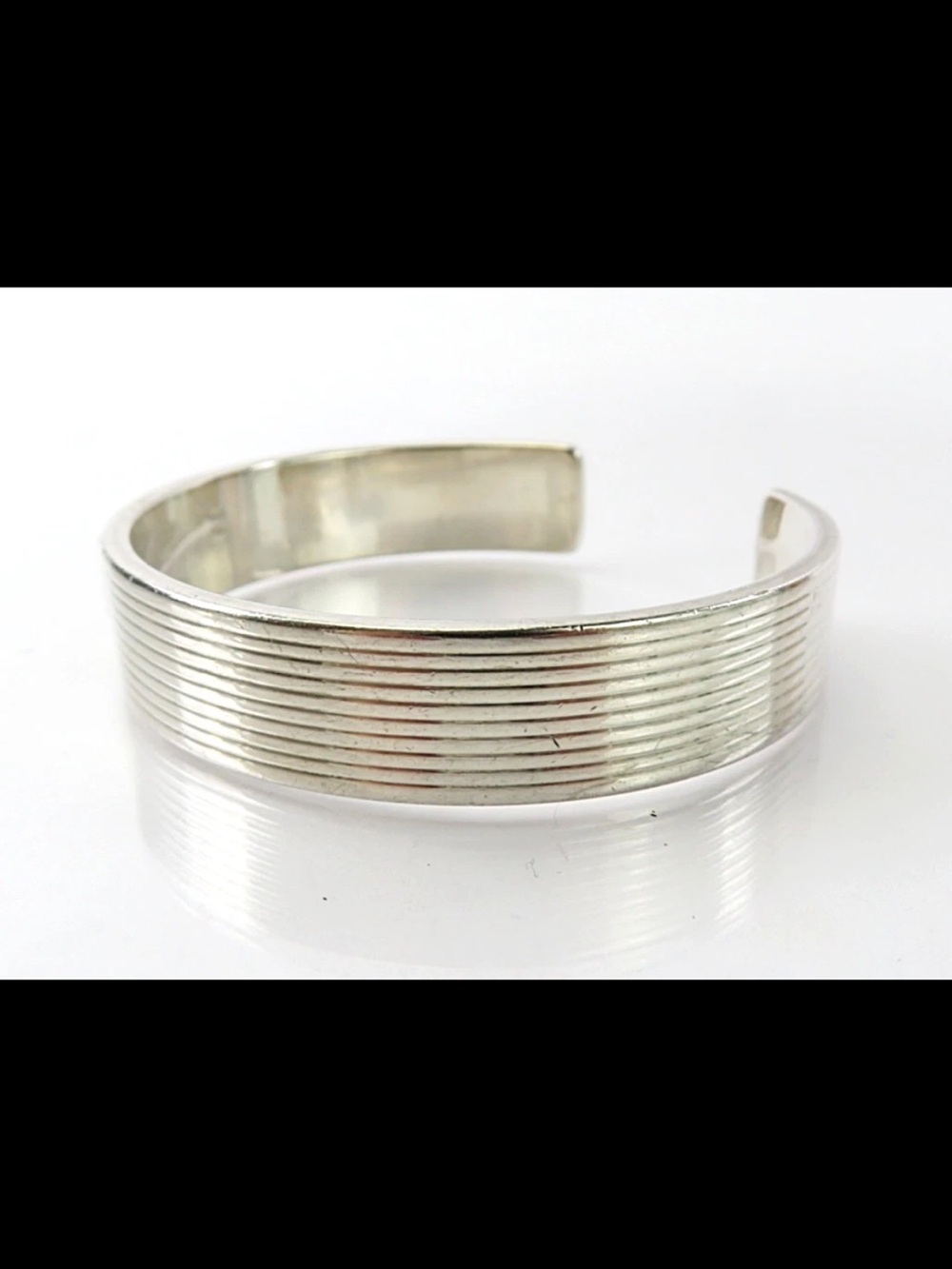 Gucci Silver Ribbed Cuff Bracelet